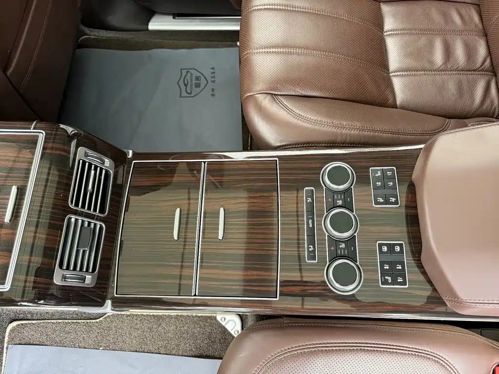 Land Rover Range Rover — миниатюра 7