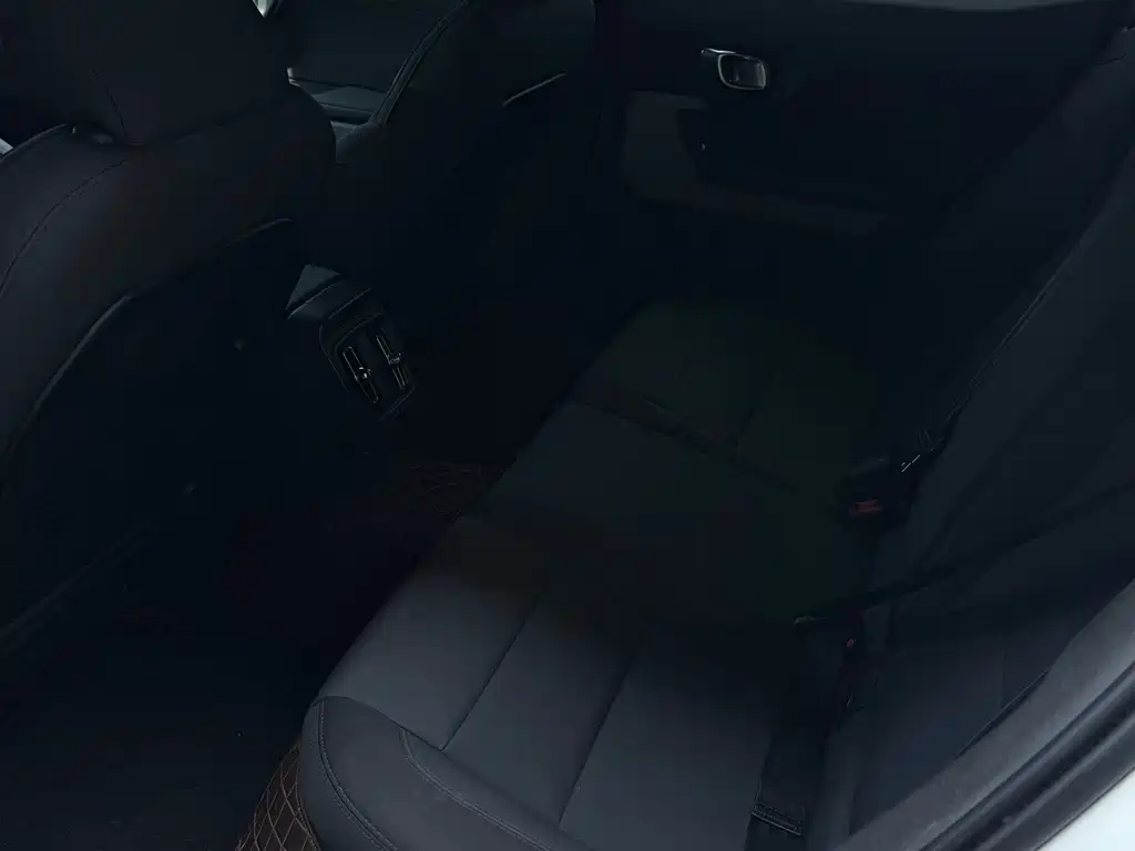 Polestar Polestar 2 — миниатюра 5