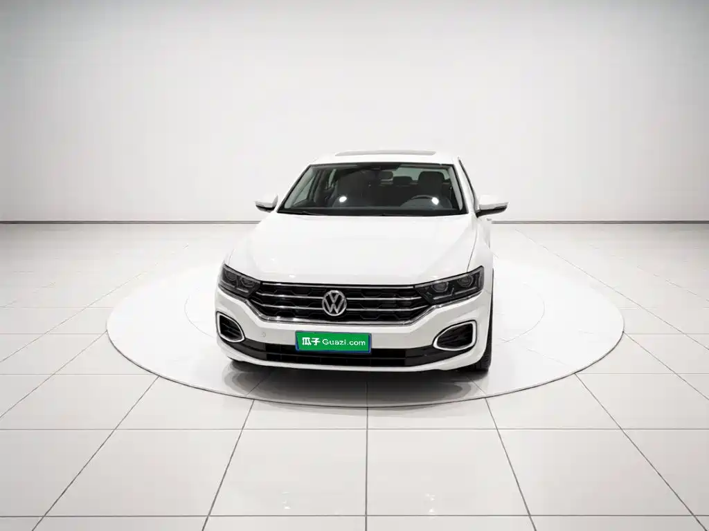 Volkswagen T-Roc — миниатюра 2