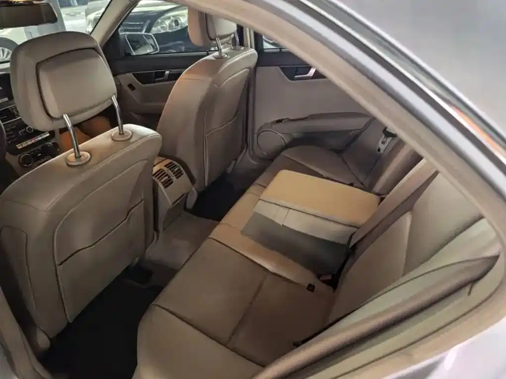 Mercedes-Benz C-Class — миниатюра 4