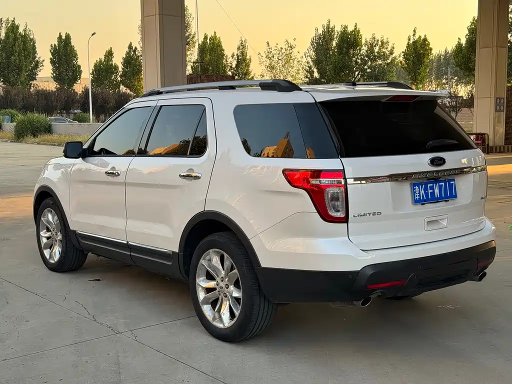 Ford Explorer (Import) — миниатюра 4