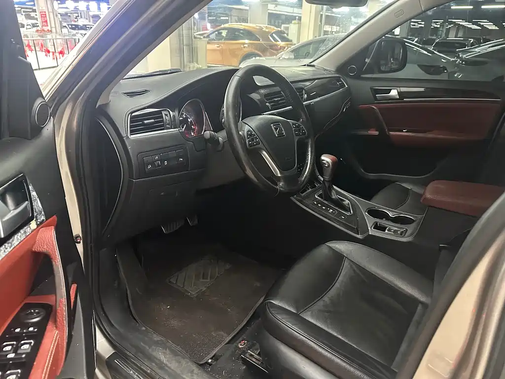 Zotye T600 2015 2.0T DCT Luxury