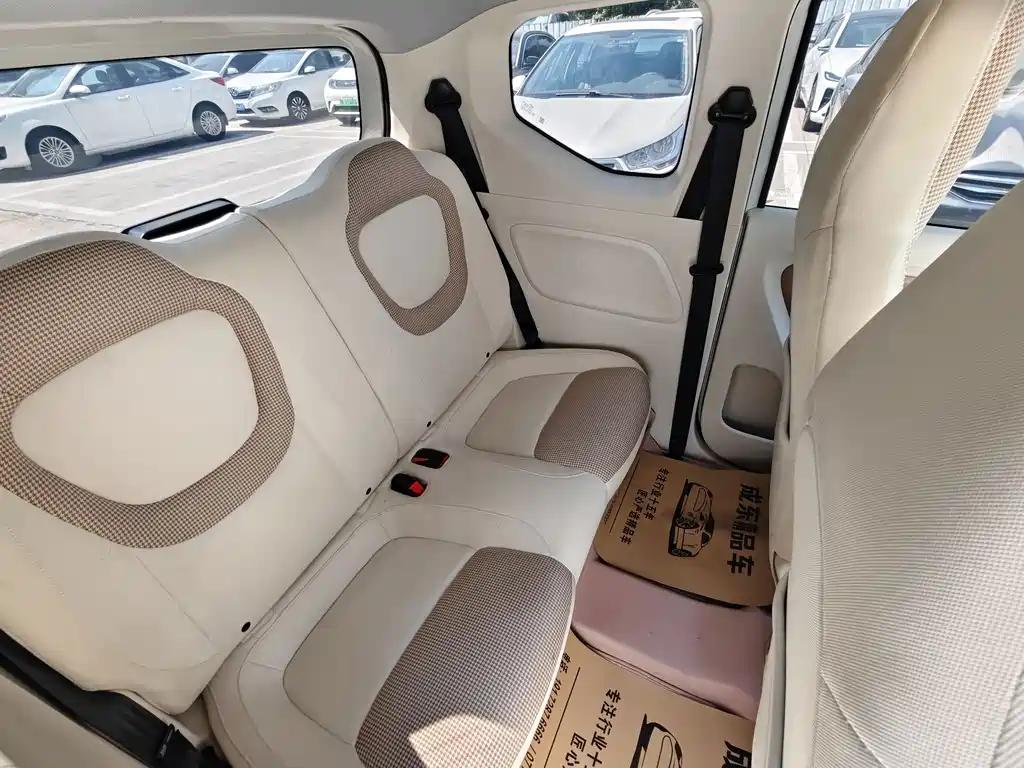 Wuling MINIEV — миниатюра 9