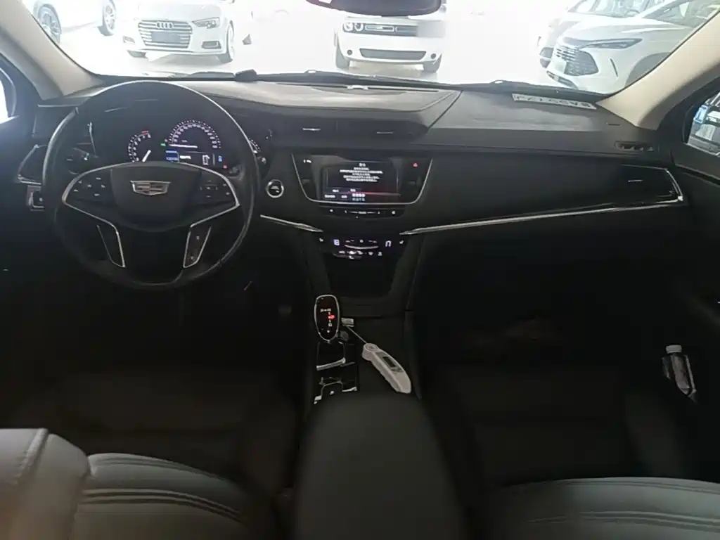 Cadillac XT5 — миниатюра 10