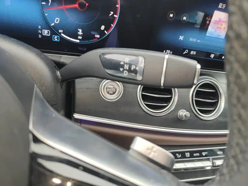 Mercedes-Benz E-Class — миниатюра 19