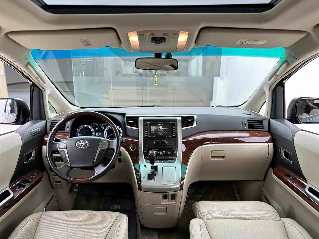 Toyota Alphard 2011 3.5L Luxury
