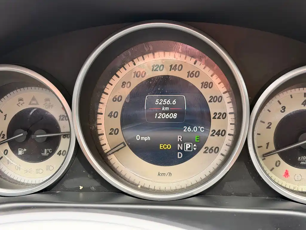 Mercedes-Benz E-Class — миниатюра 15