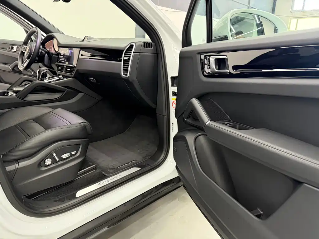 PORSCHE CAYENNE NEW ENERGY