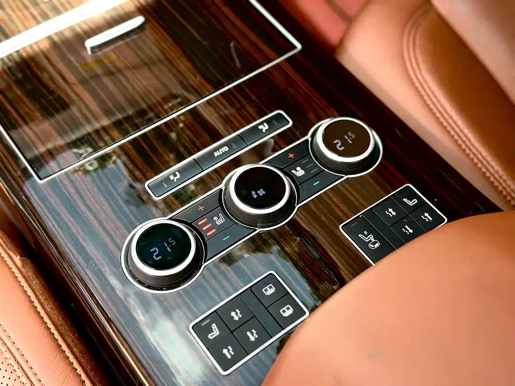 Land Rover Range Rover — миниатюра 12