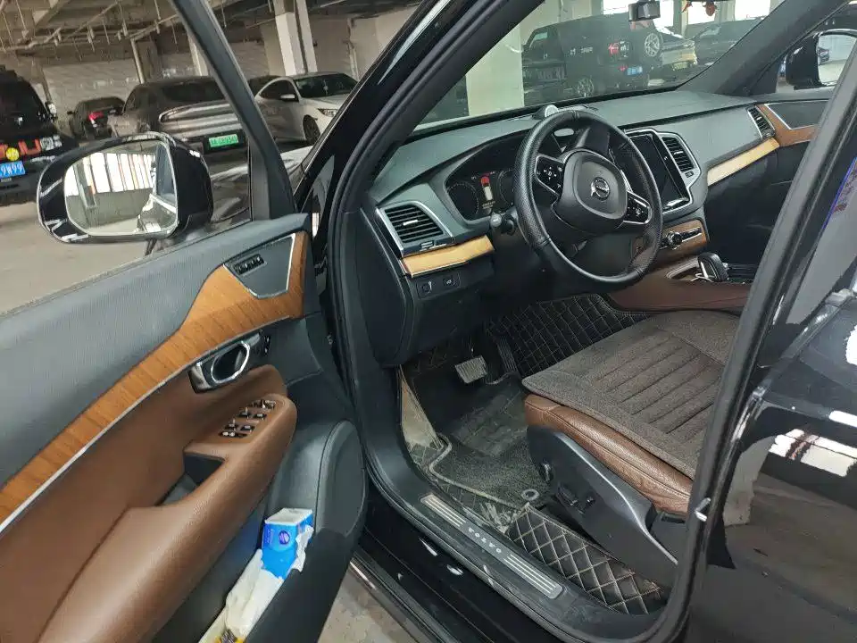 Volvo XC90 — миниатюра 4