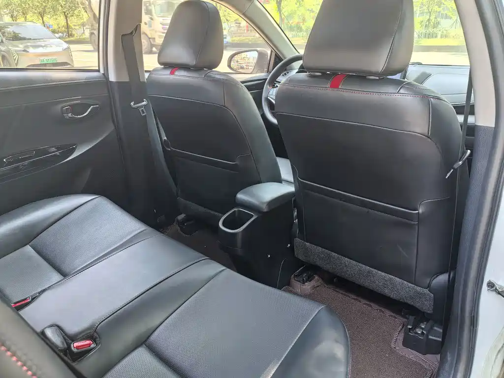 Toyota Yaris L — миниатюра 22