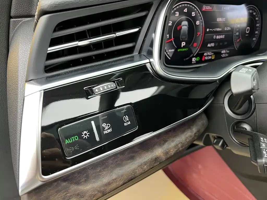 Audi Q7 — миниатюра 10