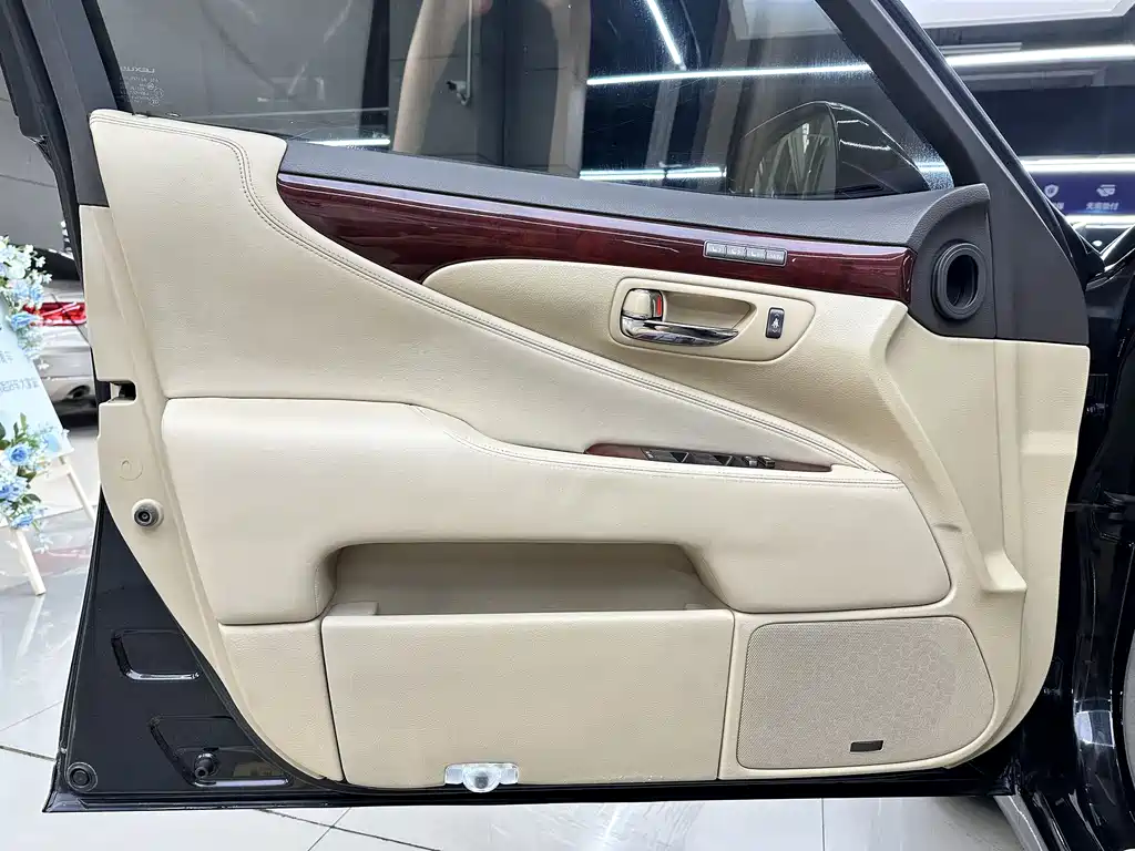 Lexus LS — фотографии объявления, Фото 14