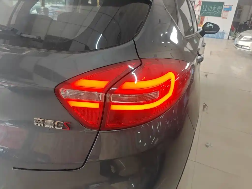 Geely Emgrand GS — миниатюра 8