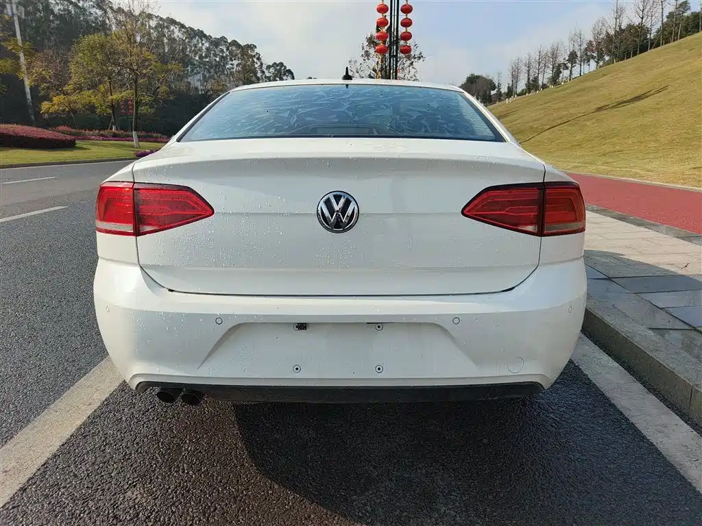 Volkswagen Lamando 2018 230TSI DSG