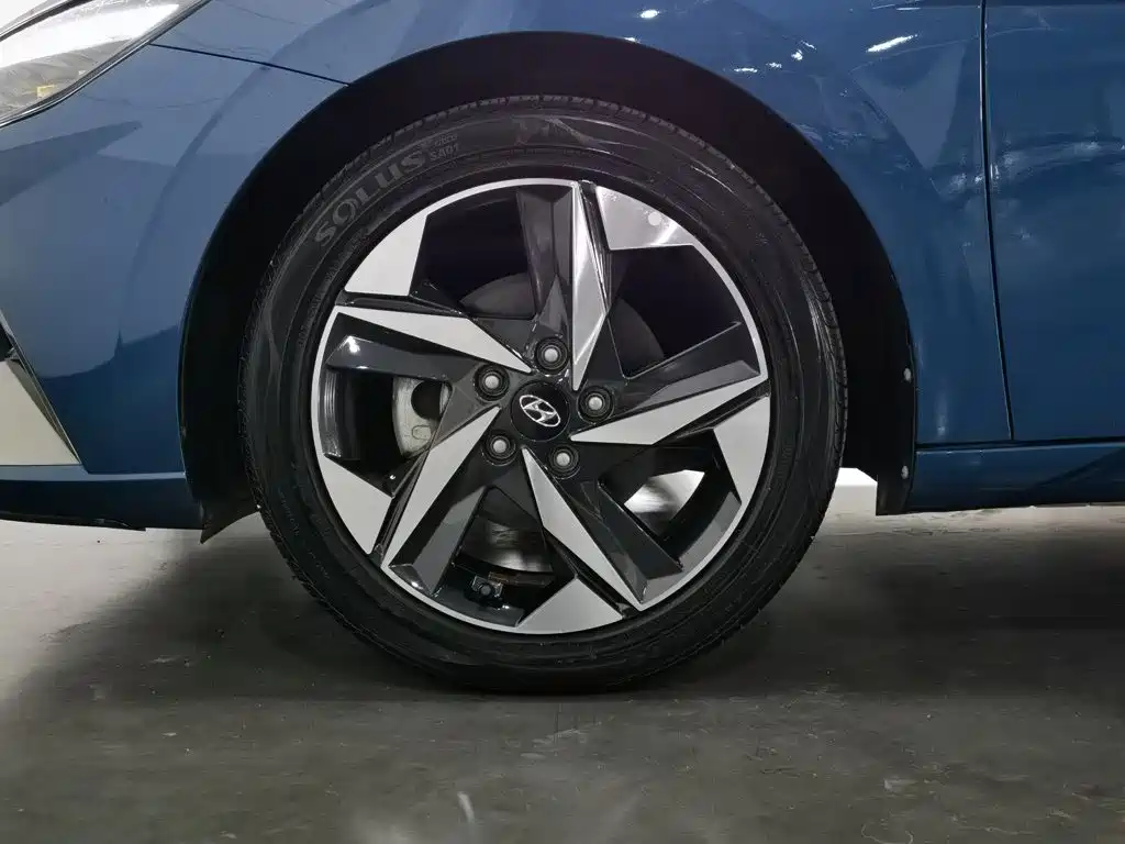 Hyundai Elantra — миниатюра 17