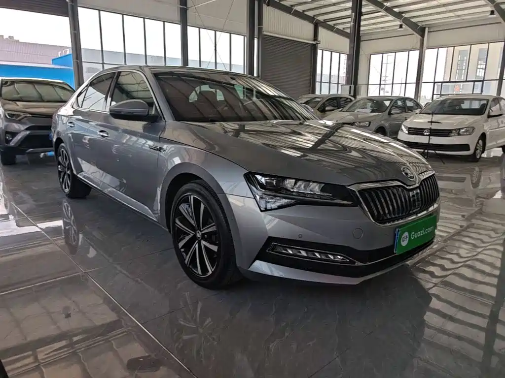 Skoda Superb — миниатюра 4