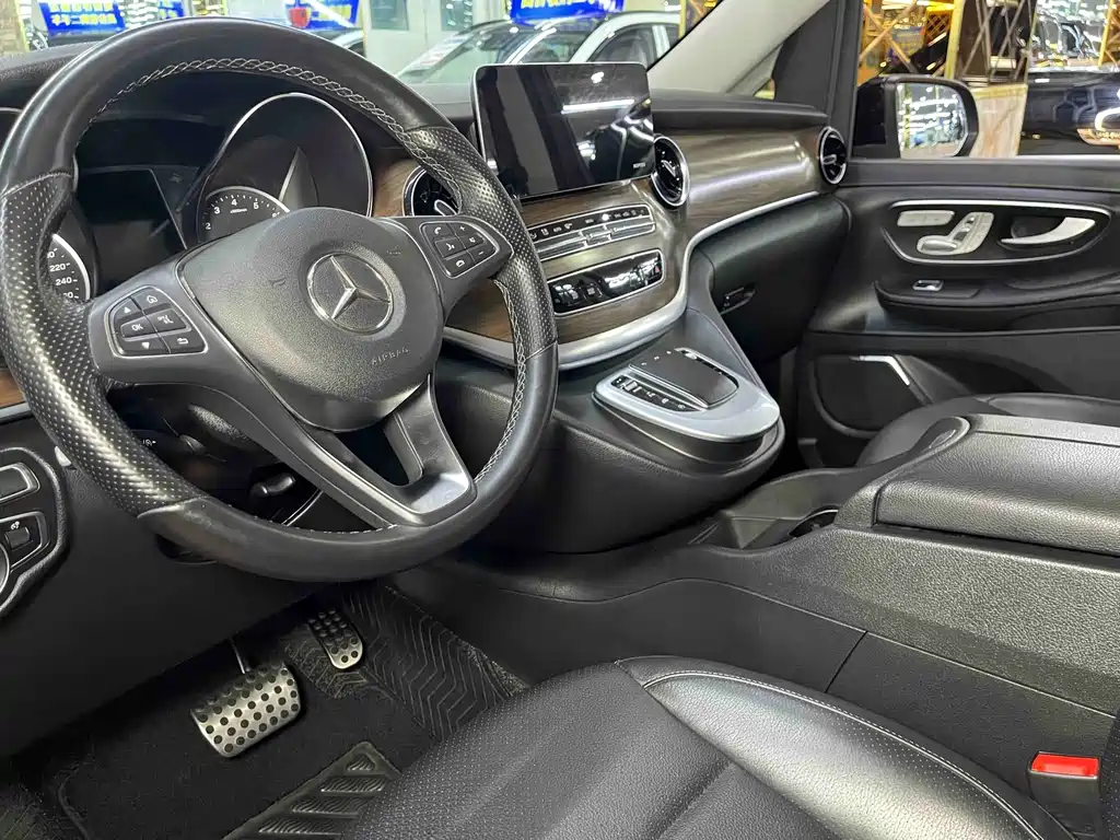 Mercedes-Benz V-Class — миниатюра 6