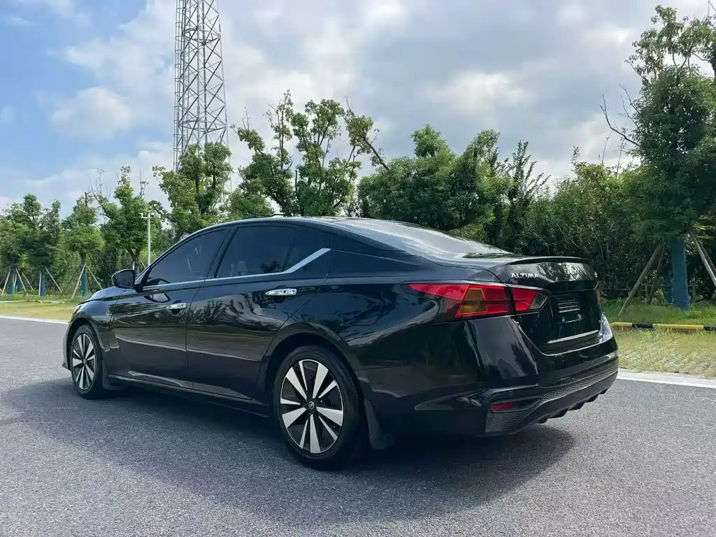 Nissan Teana — миниатюра 5