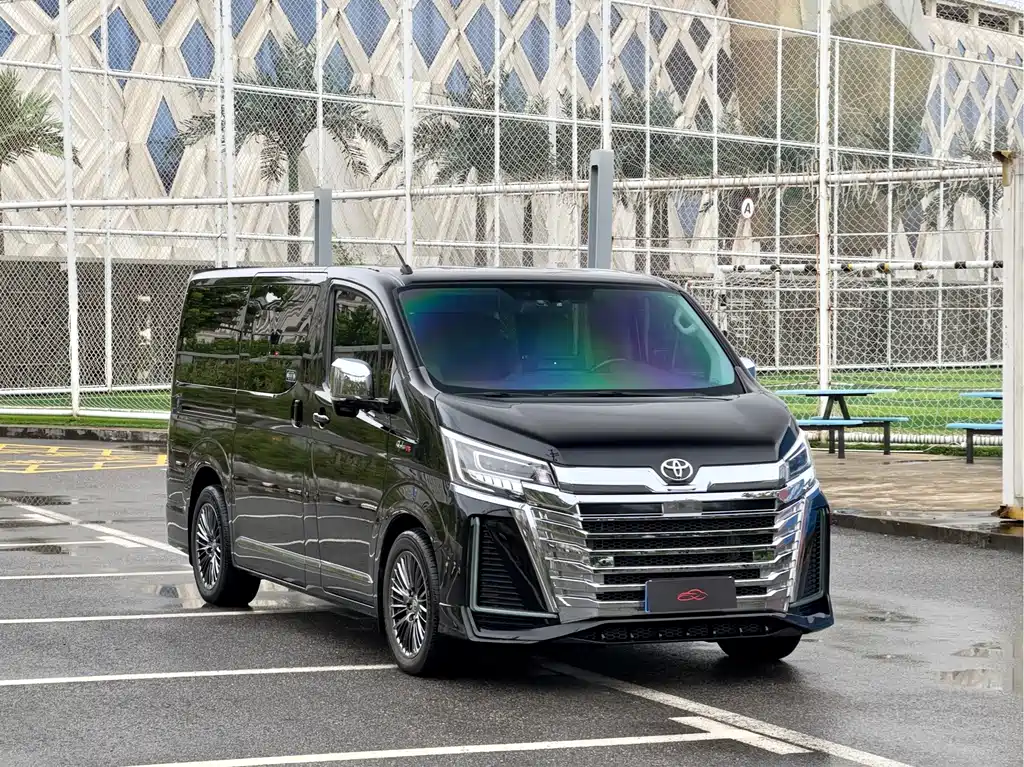 Toyota Hiace — миниатюра 3