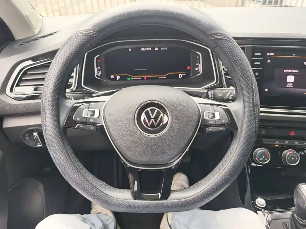 Volkswagen T-Roc — миниатюра 15
