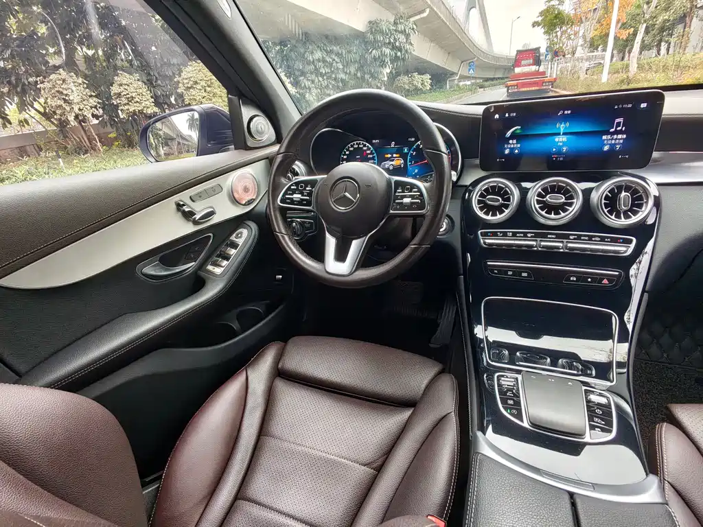 MERCEDES-BENZ GLC