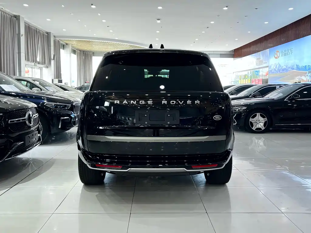 Land Rover Range Rover 2024 3.0 L6 400PS Long Wheelbase мест