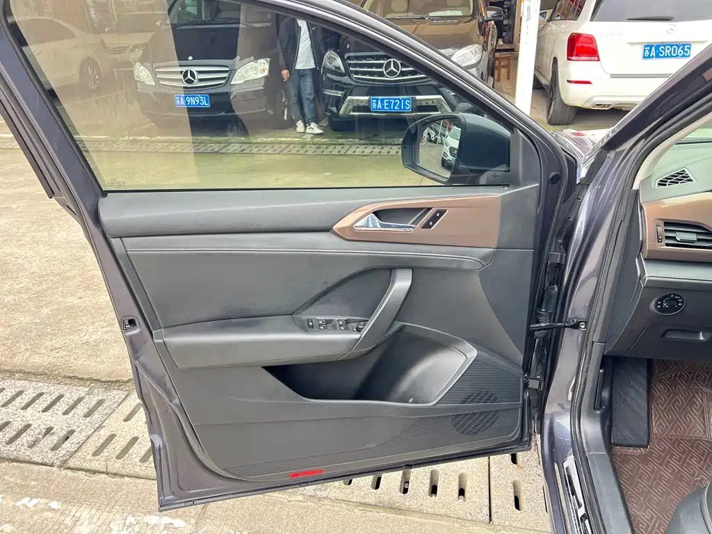 Volkswagen Tharu — миниатюра 5