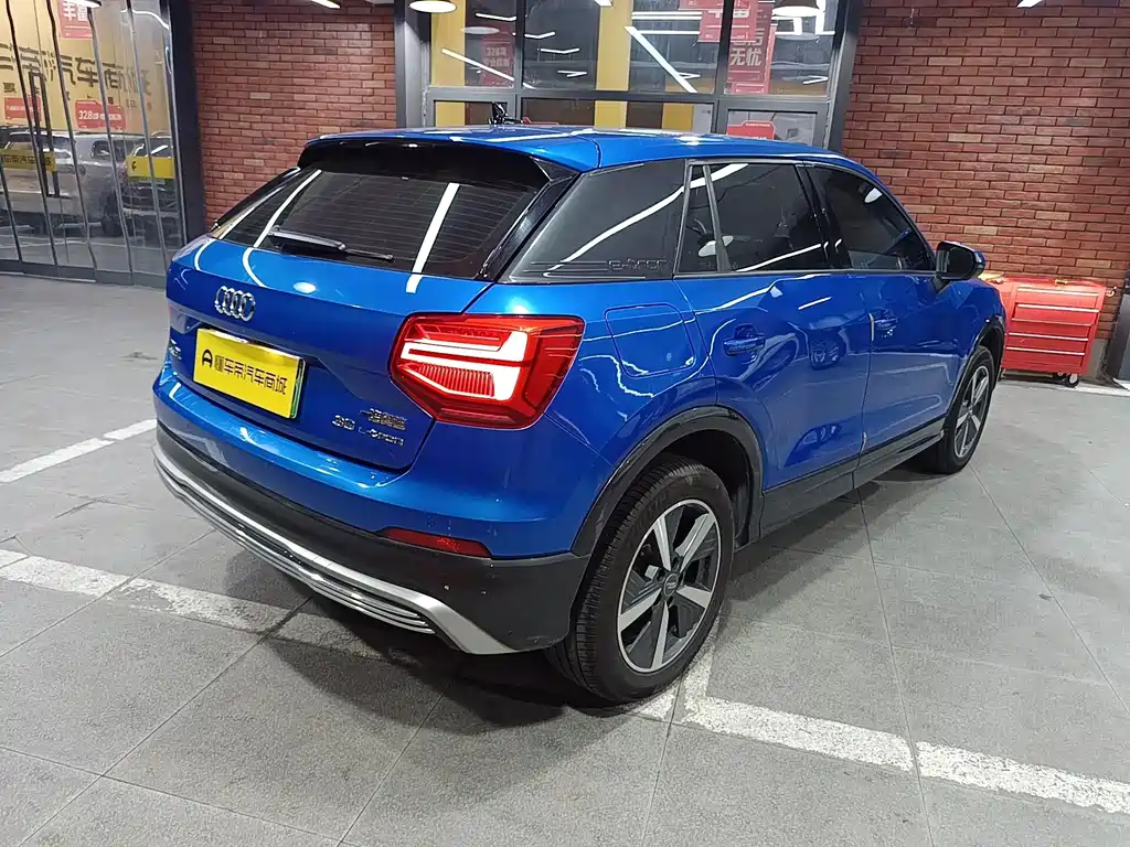 Audi Q2L e-tron — миниатюра 4