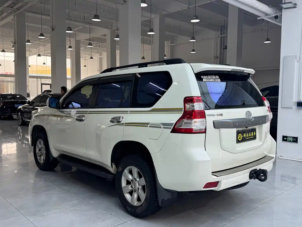 TOYOTA PRADO