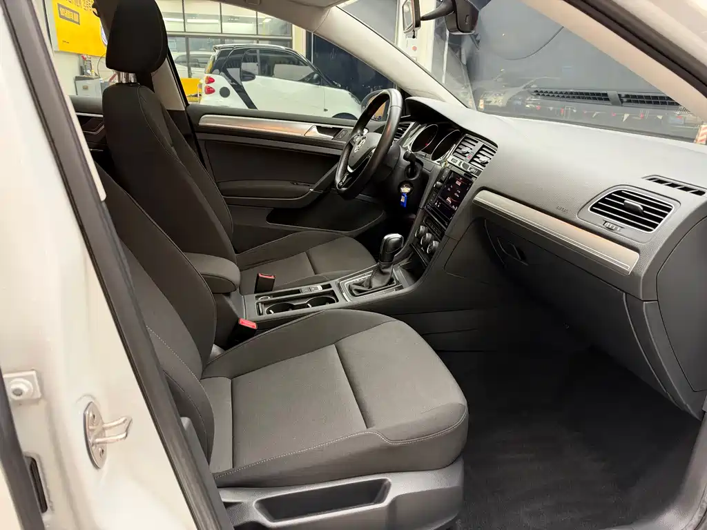Volkswagen Golf — миниатюра 7