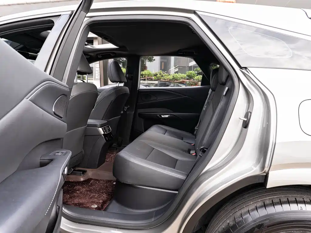 Lexus RX — миниатюра 10