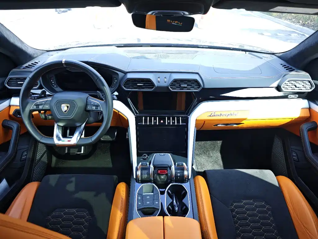 Lamborghini Urus — миниатюра 9