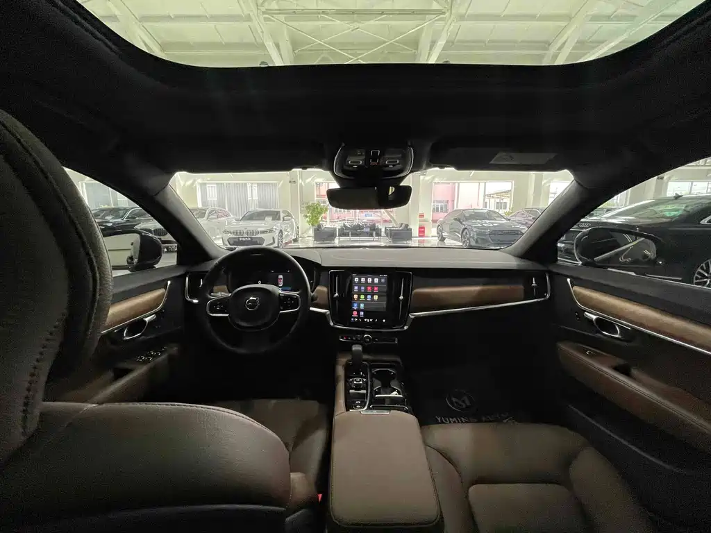 VOLVO S90 PLUG IN HYBRID