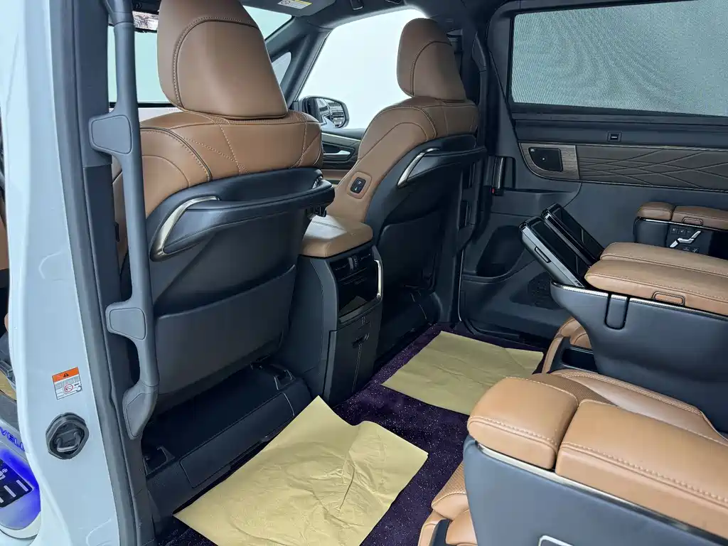 Toyota Vellfire — миниатюра 10