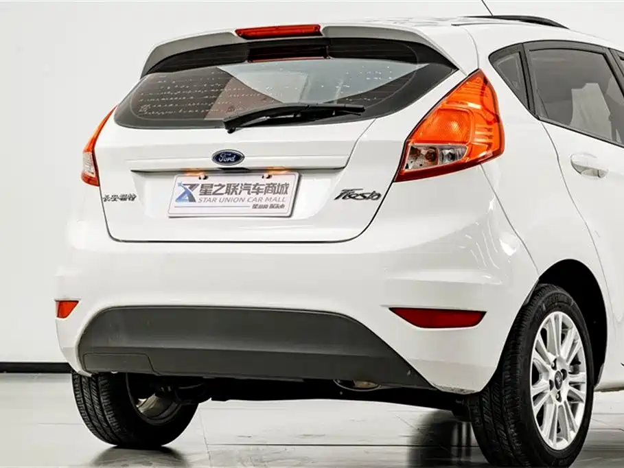 Ford Fiesta 2013 1.5L AT