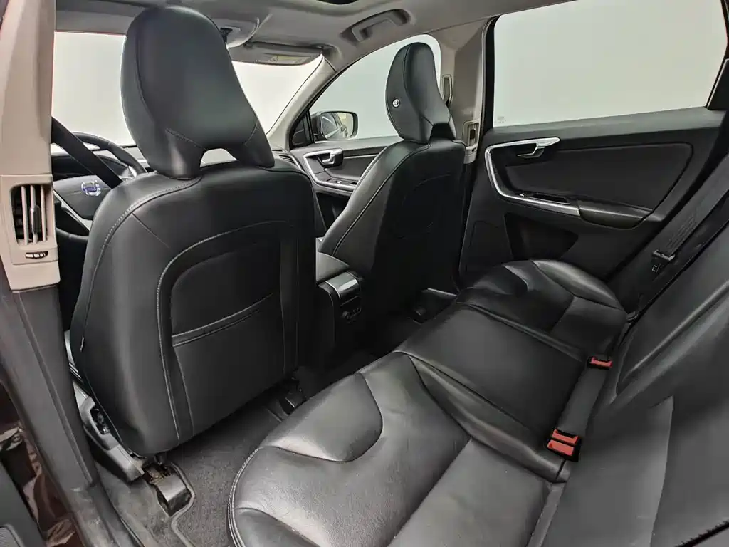 Volvo XC60 — миниатюра 9