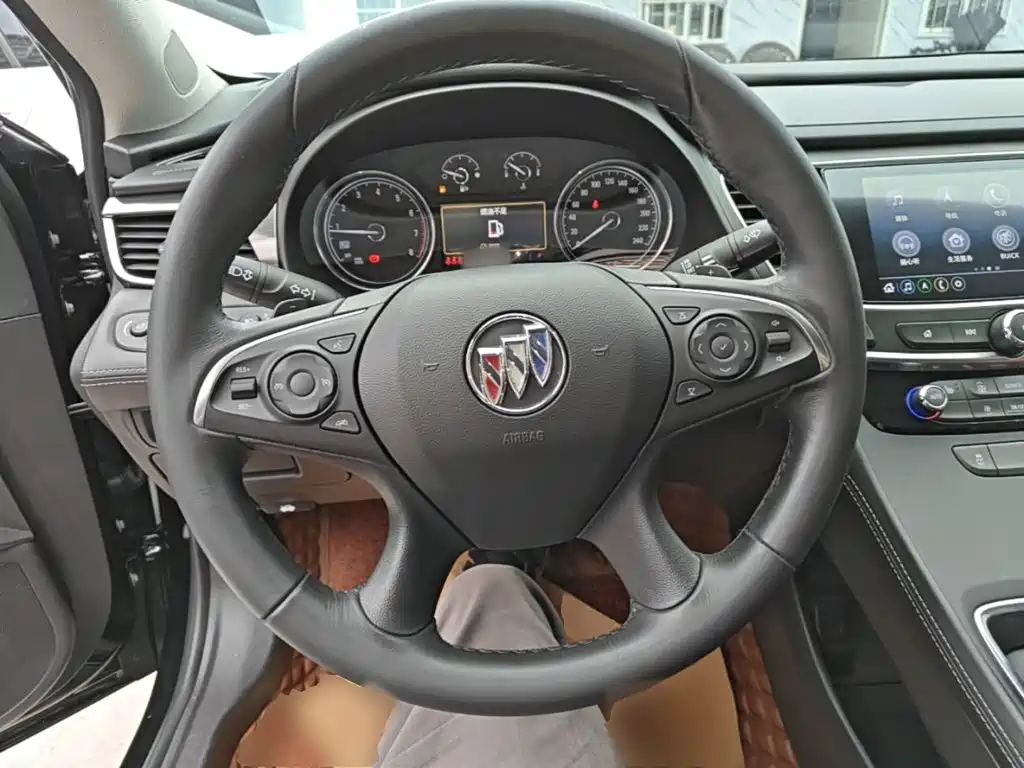 Buick LaCrosse — миниатюра 11