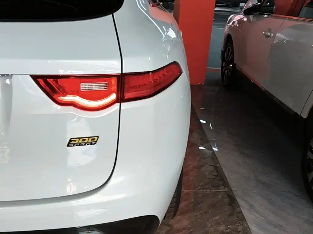 Jaguar F-PACE — миниатюра 8