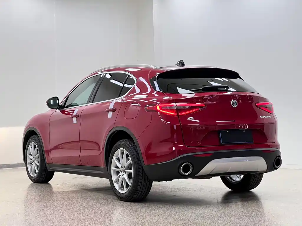 Alfa Romeo Stelvio — миниатюра 6