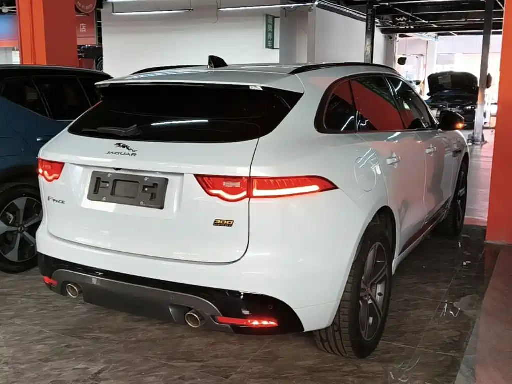 Jaguar F-PACE — миниатюра 7