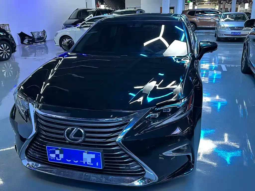 LEXUS  ES