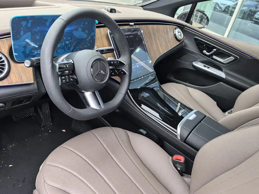 Mercedes-Benz EQE 2025 500 4MATIC Luxury