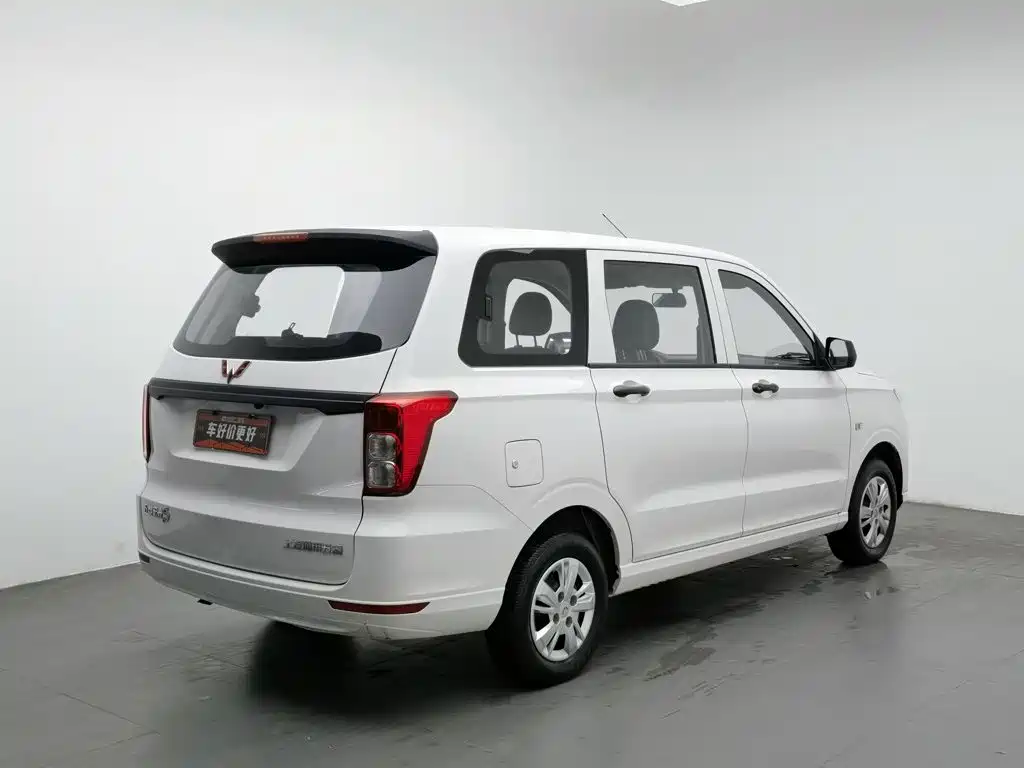 Wuling Hongguang — миниатюра 2