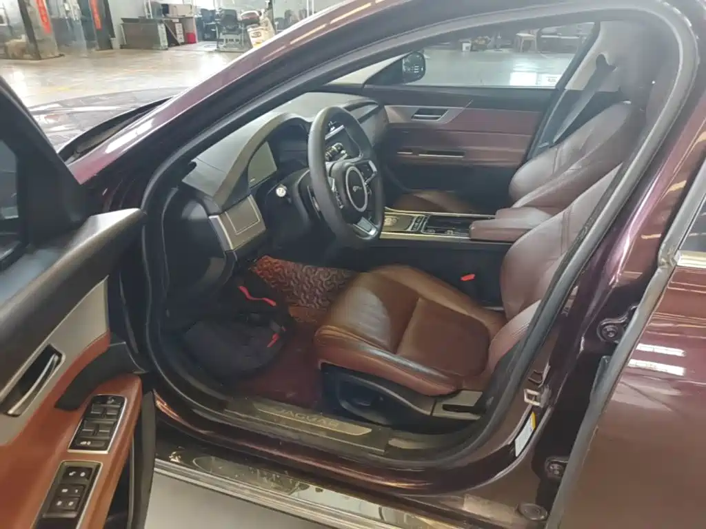 Jaguar XFL — миниатюра 16