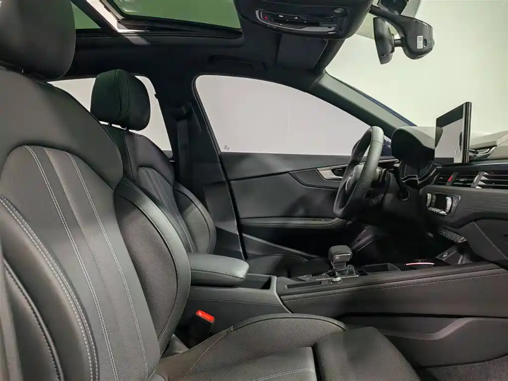 Audi A4L 2024 40 TFSI Luxury
