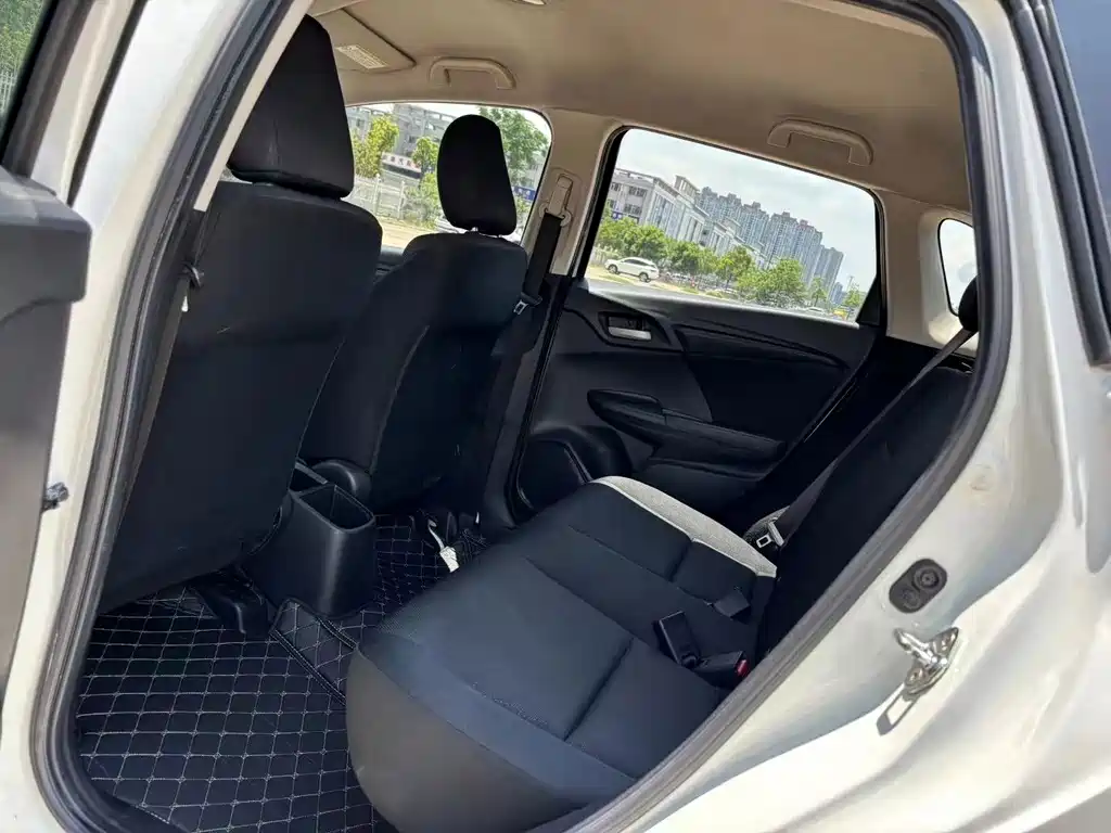 Honda Fit — миниатюра 9