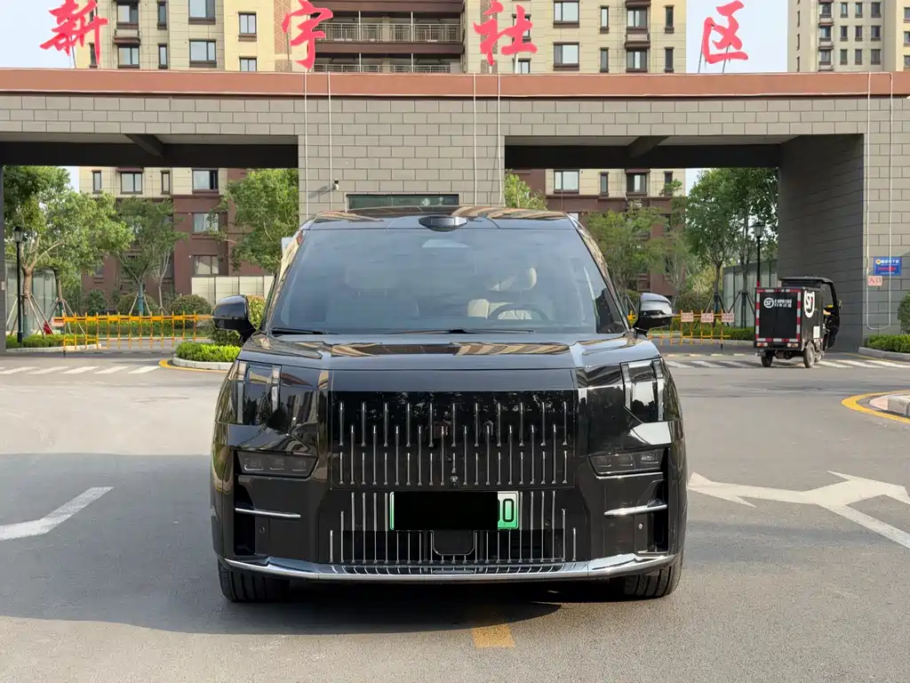 Zeekr 009 2024 мест Executive 108kWh
