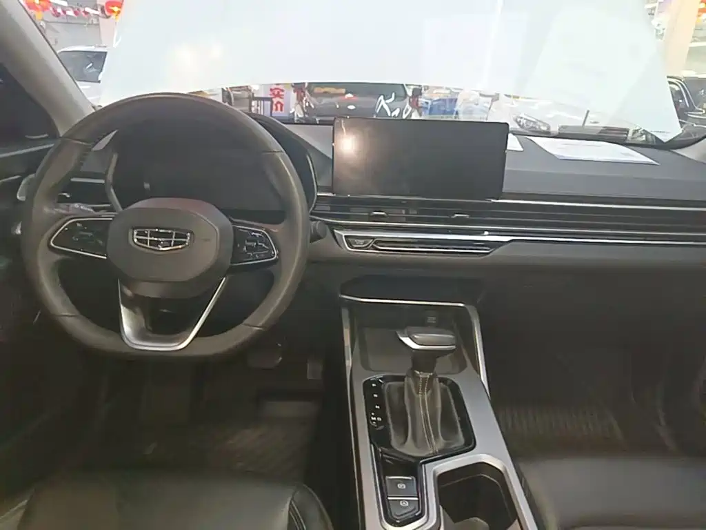 Geely Emgrand — миниатюра 13