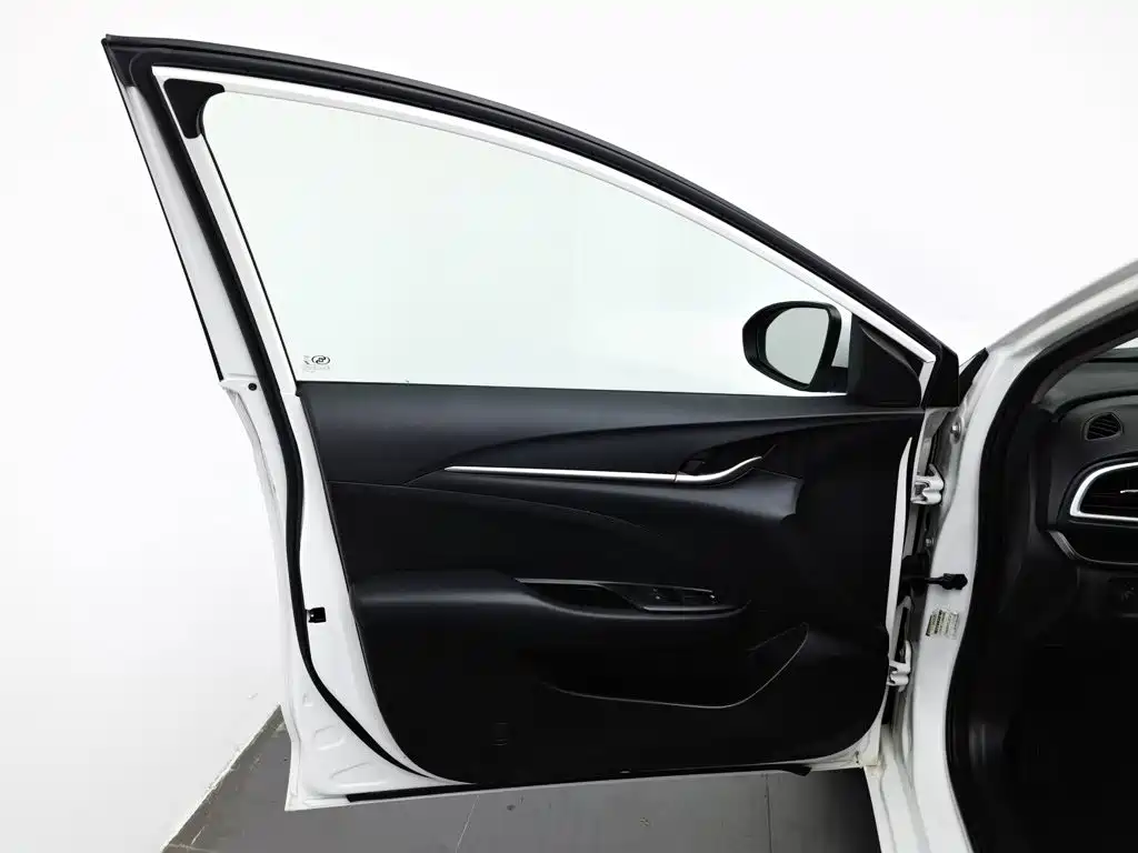 Buick Excelle — миниатюра 8